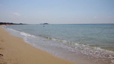 Güzel kumlu plaj, Sicilya, İtalya. 