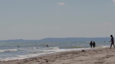 İnsanlar istirahat beach, Sicialy - İtalya.