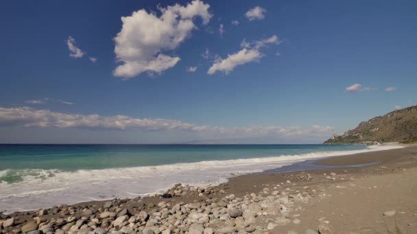 Belle journée sur la belle plage de Sicile, Italie .