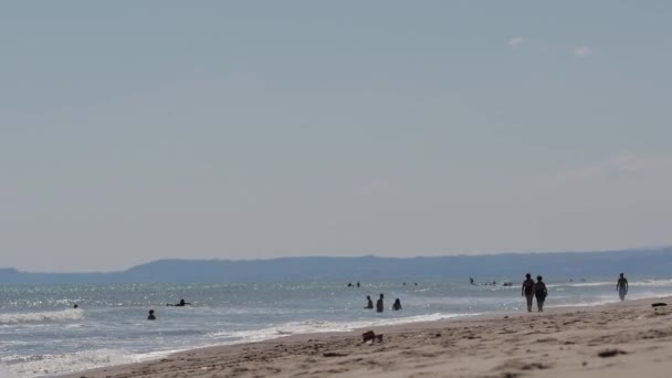 Mensen Rusten Het Strand Sicialy Italië — Stockvideo