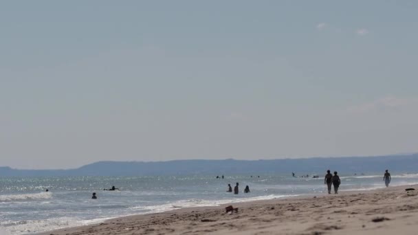 Personnes se reposant sur la plage, Sicialy - Italie .