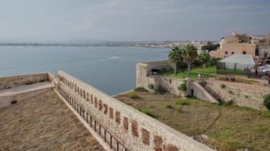 Syracusa, Sicilya, İtalya 'da kıyı şeridi