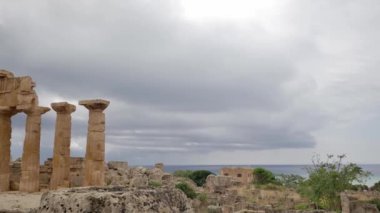 Selinunte arkeolojik Park, Sicilya. Sicilya Tapınağı kalıntıları.