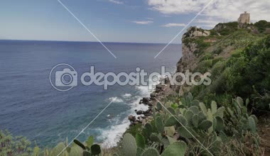 Capo di Milazzo, Sicilya. Sicilya Rocky kıyı şeridi. İtalya'nın peyzaj.
