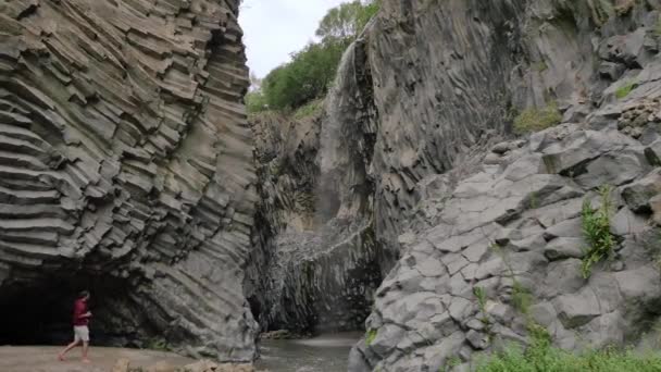 Řeka Alcantara Sicílii Kaňon Vodopády Zajímavými Skalními Útvary Druh Itálie — Stock video
