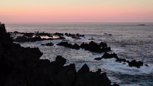 Klippiga Bassänger Porto Moniz Madeira Solnedgång Atlatinc Kusten — Stockvideo