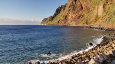Jardim do Mar, Madeira 'nın hava görüntüleri. Bahar Adası peyzaj.