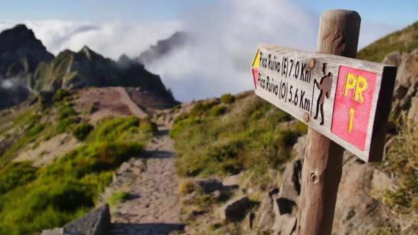 Vereda Areeiro Madeira Pemandangan Indah Pegunungan Atas Awan — Stok Video