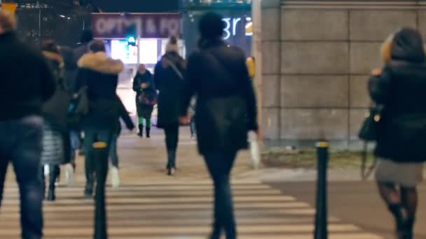 Pessoas Irreconhecíveis Calçada Varsóvia — Vídeo de Stock