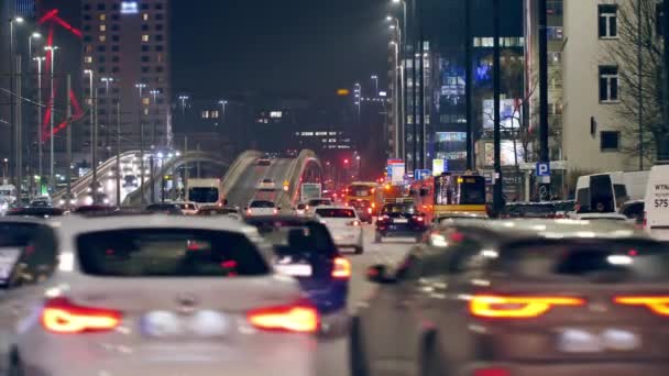 Forgalmi Dugó Varsó Utcáin Esti Kilátás Nagyvárosi Utcára — Stock videók