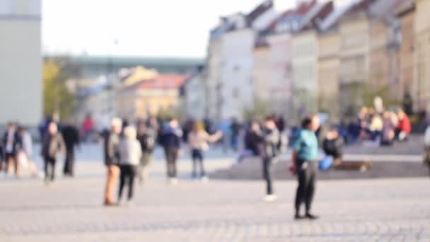 Άνθρωποι Περπατούν Στους Δρόμους Της Παλιάς Πόλης Της Βαρσοβίας Αγνώριστο — Αρχείο Βίντεο