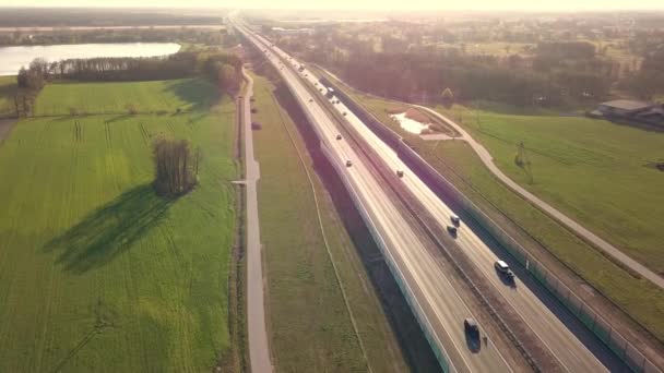 高速道路高速道路上のトラフィック — ストック動画