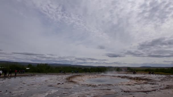 Geysir Στην Ισλανδία Κύριο Ορόσημο Του Χρυσού Κύκλου — Αρχείο Βίντεο