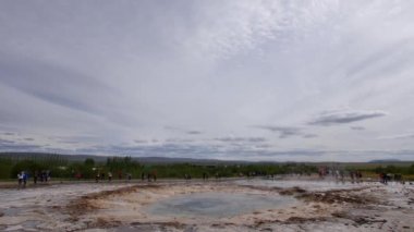 İzlanda 'daki Geysir, Altın Daire' nin ana simgesi..