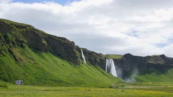 Cachoeira Mais Famosa Islândia Majestoso Seljalandsfoss Luz Quente Verão — Vídeo de Stock