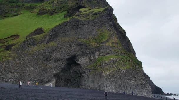 Reynisdrangar Interesiting Rock Formations Iceland — Stock Video