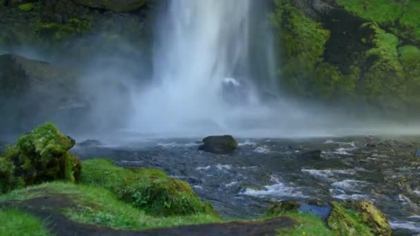 Cascata Kvernufoss Islanda Paesaggio Islandese Alla Luce Del Sole Primaverile — Video Stock