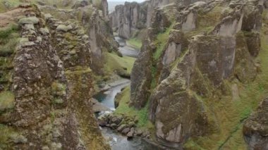 Fjarrgljfur - İzlanda güzel kanyon.