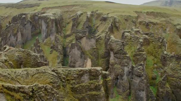 Fjarrgljfur Beautiful Canyon Iceland — Stock Video