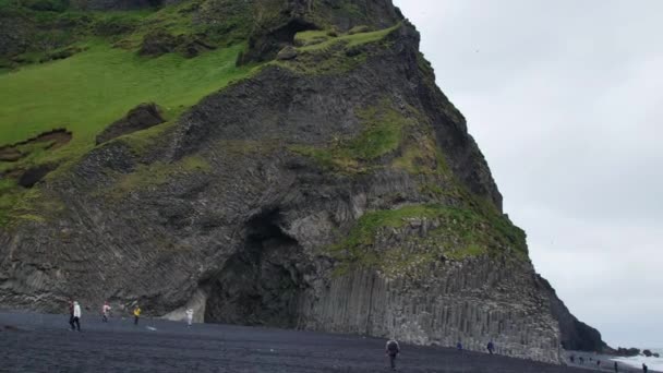 Reynisdrangar Interessante Felsformationen Island — Stockvideo