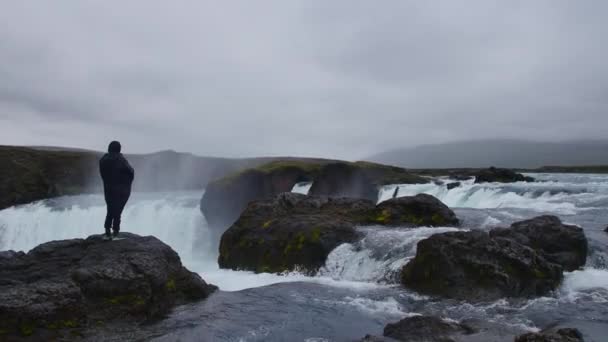 Godafoss Vodopád Oblačný Deštivý Den Island — Stock video