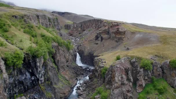 Litlanesfoss Waterval Regenachtige Bewolkte Dag Ijsland — Stockvideo