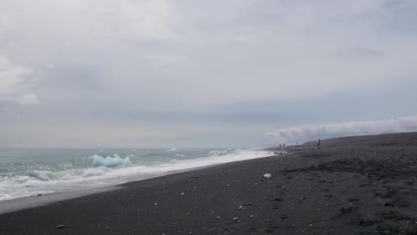 充满冰山的钻石海滩 — 图库视频影像