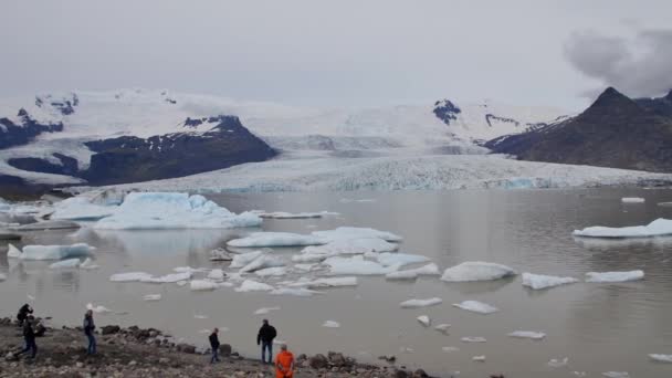 Icebergs Jeziorze Jokulsarlon Islandia — Wideo stockowe