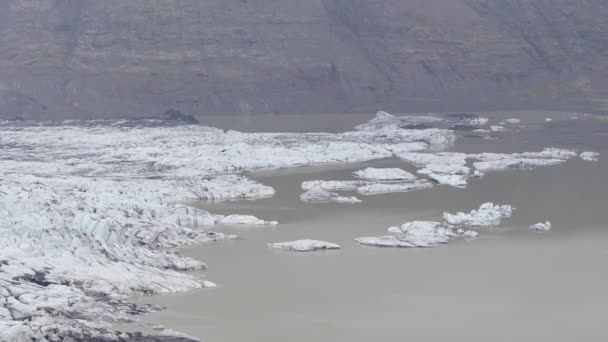 ヨクルサルロン湖の氷山 アイスランド — ストック動画