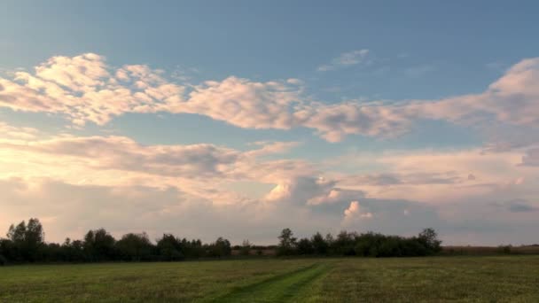 Europeiskt Landskap Moln Rör Sig Skyn Tiden Går — Stockvideo