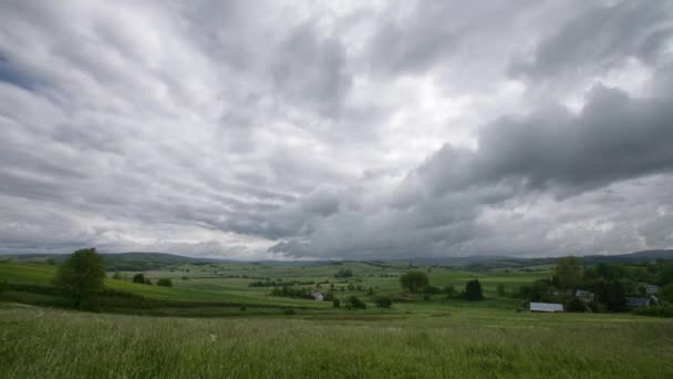 Piękne Zielone Wzgórza Przed Wiosenną Burzą Czas Nagrania — Wideo stockowe