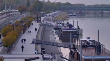 Sokakta tanınmayan insanlar..