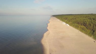 Baltık Denizi 'ndeki kumsal manzarası
