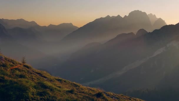 Piękny Zachód Słońca Nad Alpami Widok Siodła Mangarta Krajobrazy Słowenii — Wideo stockowe