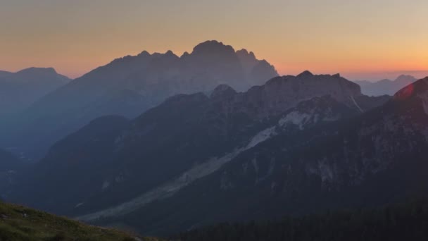 Prachtige Zonsondergang Boven Alpen Uitzicht Vanaf Mangart Zadel Landschappen Van — Stockvideo