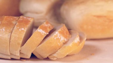 Dilimlenmiş rulonun yakın çekim görüntüleri..