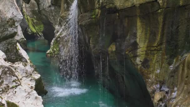 Rio Água Branca Soca Alpes Eslovenos — Vídeo de Stock