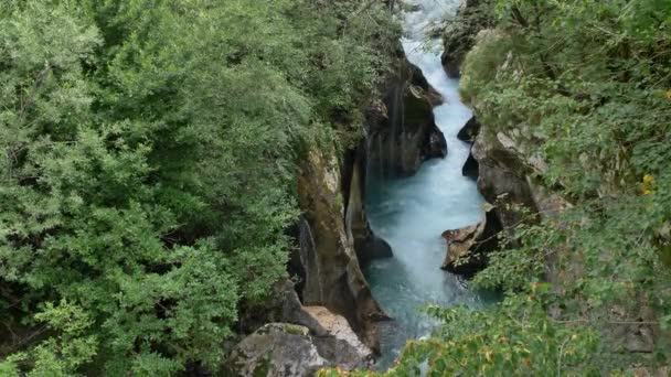 Rio Água Branca Soca Alpes Eslovenos — Vídeo de Stock