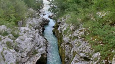 Alpler 'de CCanyoning için en iyi nehir Soca nehri..