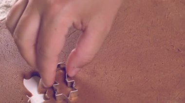 Noel için zencefilli kurabiye hazırlıyorum..