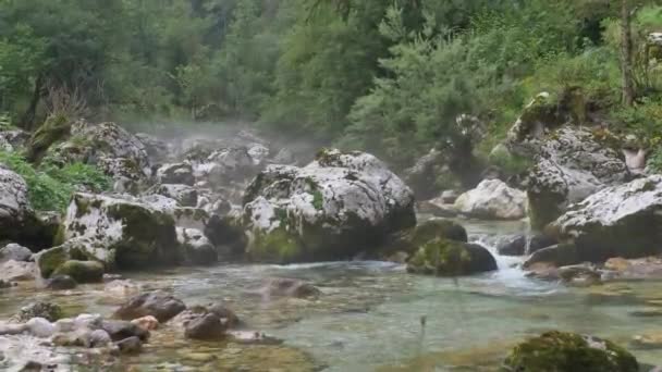 Λευκός Ποταμός Soca Στις Σλοβενικές Άλπεις — Αρχείο Βίντεο