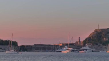 Korfu kasabasındaki Aziz George Kilisesi, Korfu Adası, Yunanistan