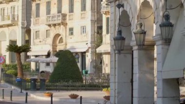 Korfu Kasabası sokakları, Korfu eski kentinin mimarisi, Yunanistan.