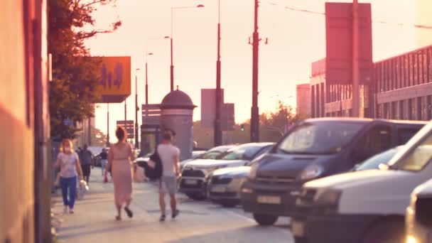 Persone Irriconoscibili Che Camminano Strade Varsavia — Video Stock
