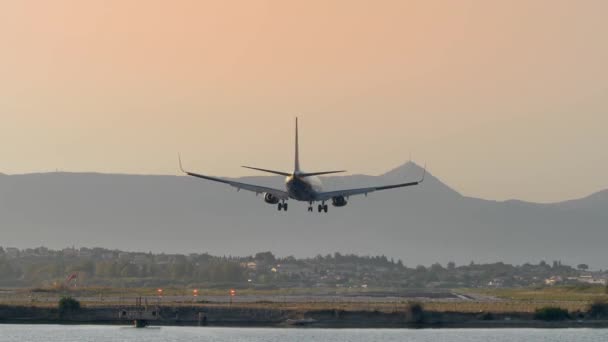 Avión Aterrizaje Isla Corfú Grecia — Vídeos de Stock