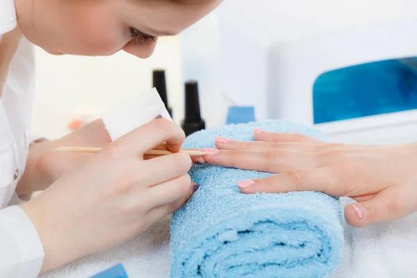 Cuidado Uñas Concepto Tratamiento Spa Belleza Mujer Esteticista Preparando Clavos — Foto de Stock