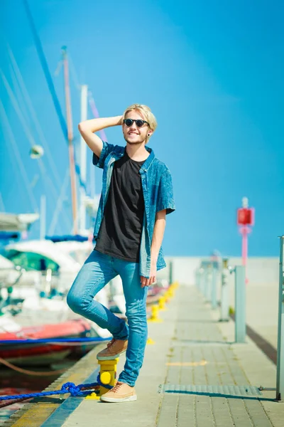 Vacation Relaxation Concept Young Fashionable Blonde Man Standing Harbor Relaxing — Stock Photo, Image