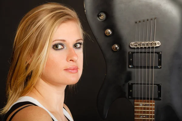 Música Concepto Canto Rubia Musicalmente Talentosa Mujer Sosteniendo Guitarra Eléctrica — Foto de Stock