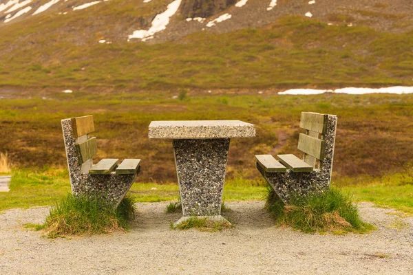 Picknickplatz Tisch Und Bänke Mit Blick Auf Norwegische Berge Skandinavien — Stockfoto