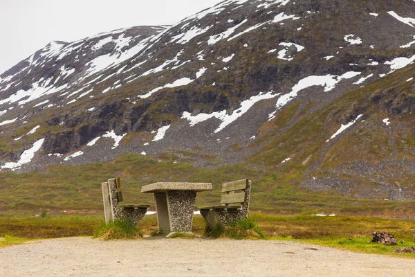 Picknicktafel Site Bankjes Met Uitzicht Bergen Van Het Noorse Scandinavië — Stockfoto